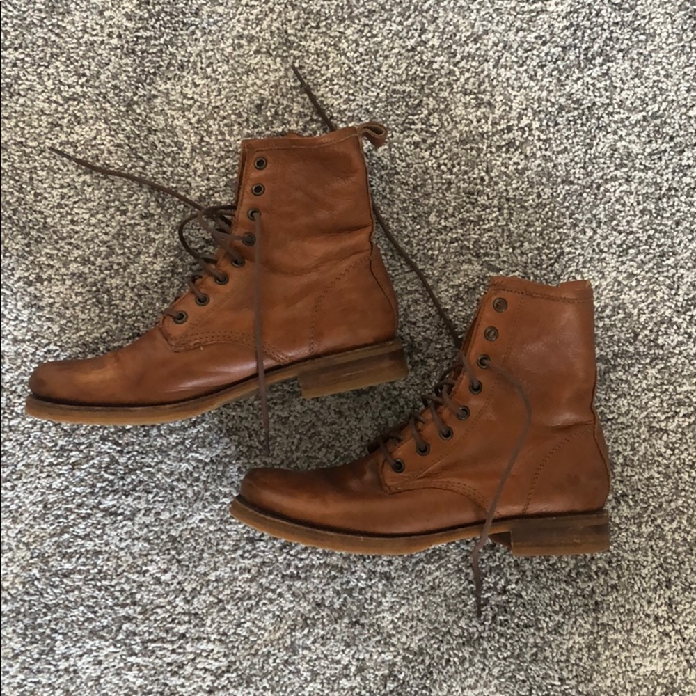 Frye Veronica Lace up boots